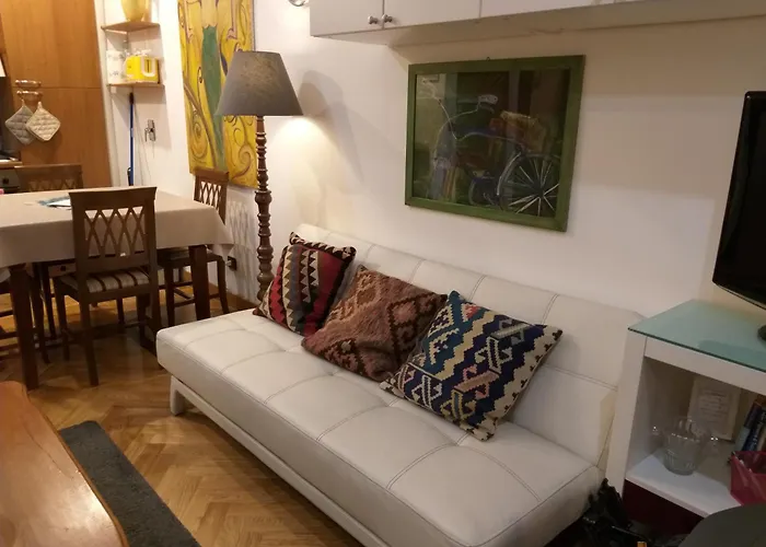 Lilium House Apts